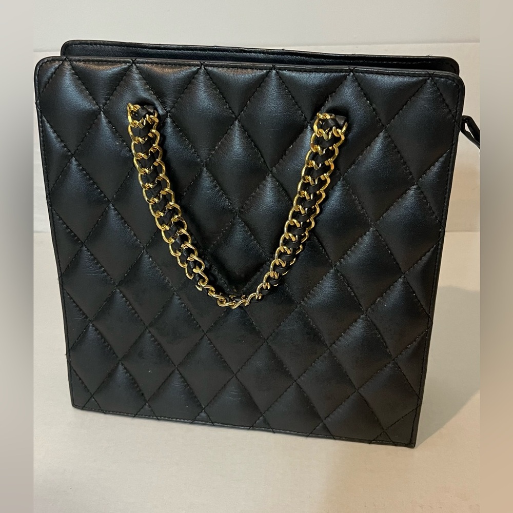 Vintage leather quilted gold chain handbag